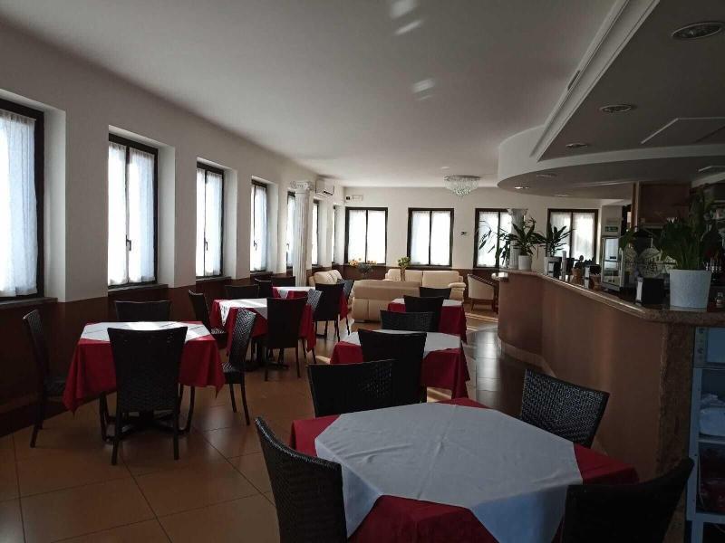 Hotel Socrate Lavena Ponte Tresa Bagian luar foto