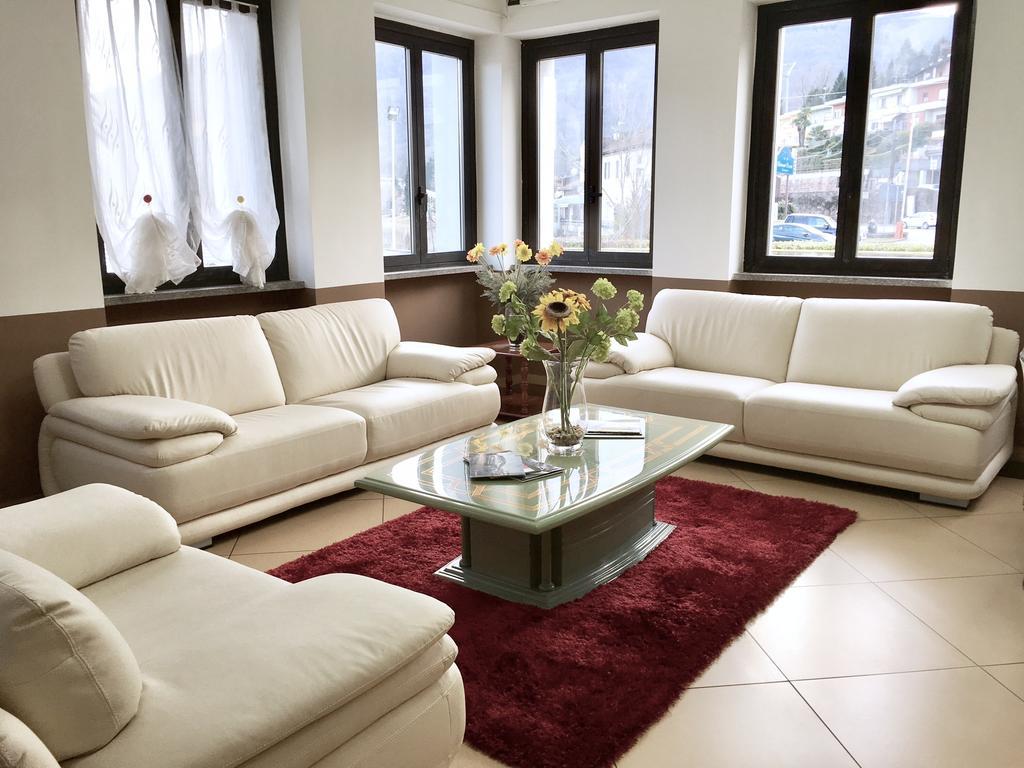 Hotel Socrate Lavena Ponte Tresa Bagian luar foto